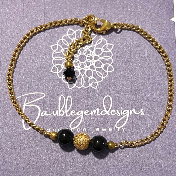 Dainty Bracelet-Onyx beads-gold filled bead-Swarovski crystal bead-Gold chain - Picture 4 of 5